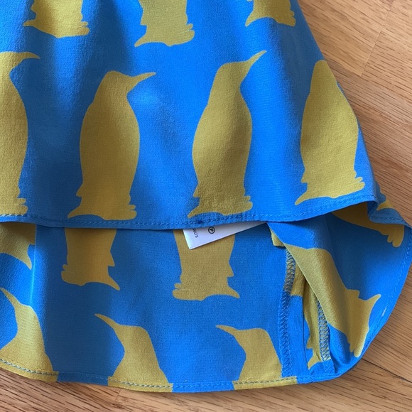 Adorable 💙💛Silk top📍FIRM📍 - Picture 7 of 16